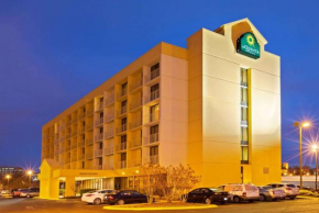 Отель La Quinta by Wyndham Nashville Airport/Opryland  Нашвилл
